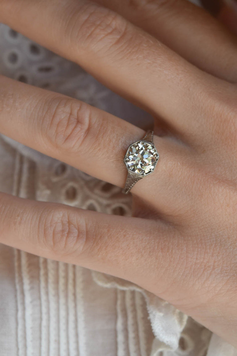 Edwardian 1.63 Carat Circular Cut Diamond Platinum Antique Engagement Ring