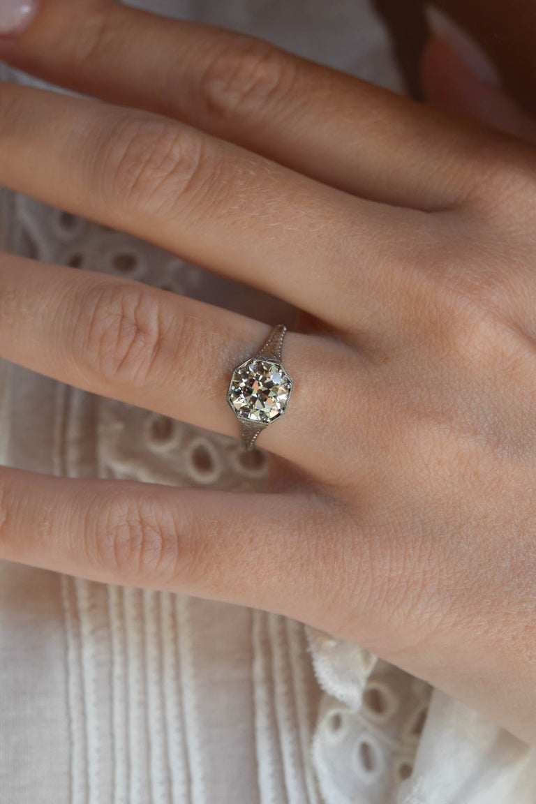 Edwardian 1.63 Carat Circular Cut Diamond Platinum Antique Engagement Ring