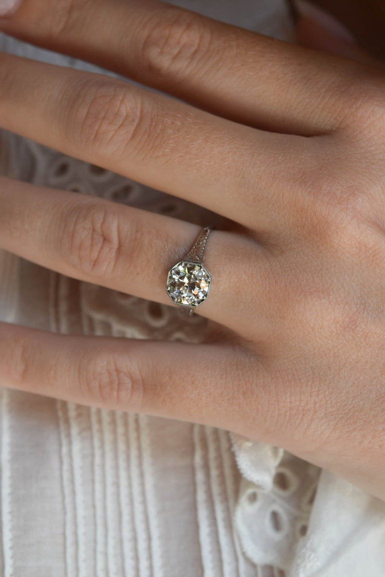 Edwardian 1.63 Carat Circular Cut Diamond Platinum Antique Engagement Ring