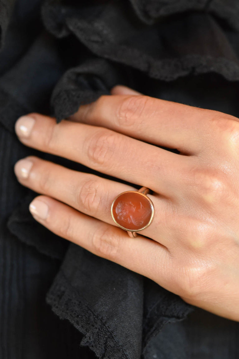 Victorian Carved Carnelian Yellow Gold Antique Ring