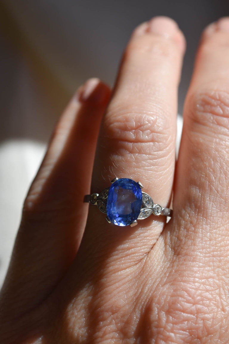Art Deco 2.99 Carat Ceylon No Heat Sapphire and Diamond Platinum Vintage Engagement Ring