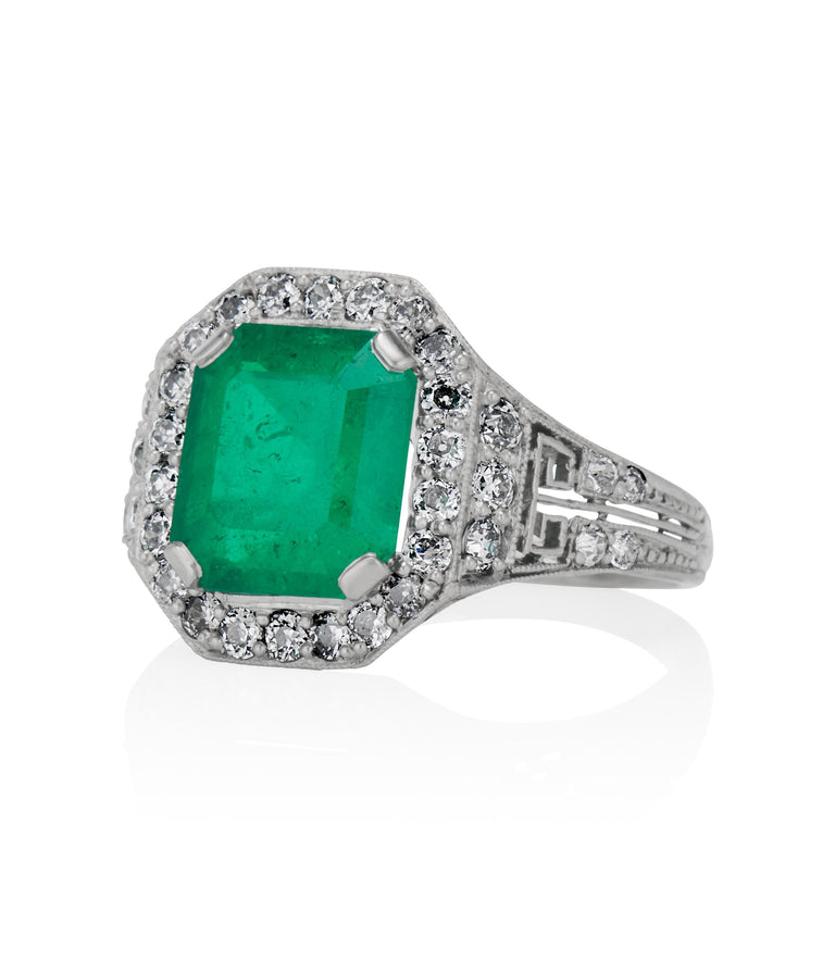 Marcus & Co 2.26 Carat Octogonal Cut Colombian Minor Oil Emerald and Diamond Platinum Vintage Engagement Ring