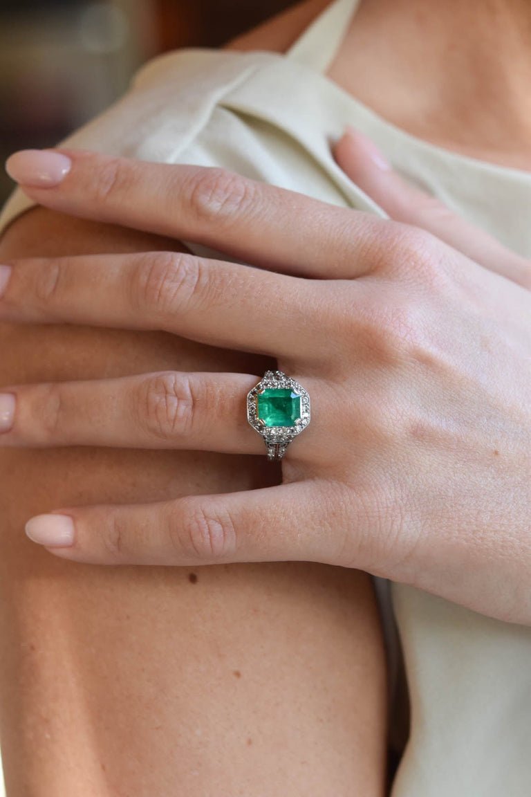 Marcus & Co Art Deco 2.26 Carat Octogonal Cut Colombian Minor Oil Emerald and Diamond Platinum Vintage Engagement Ring