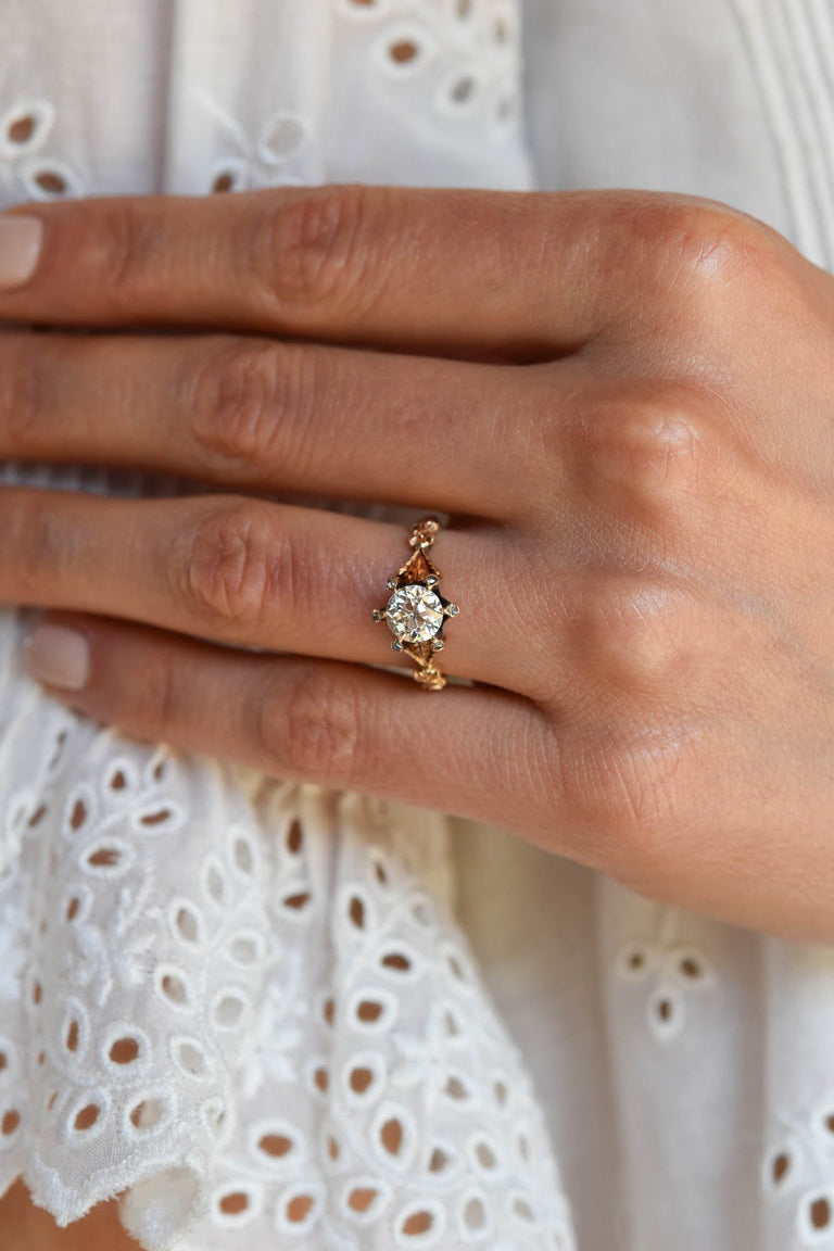 Victorian 1.06 Carat Old European Cut Diamond Yellow Gold Antique Engagement Ring