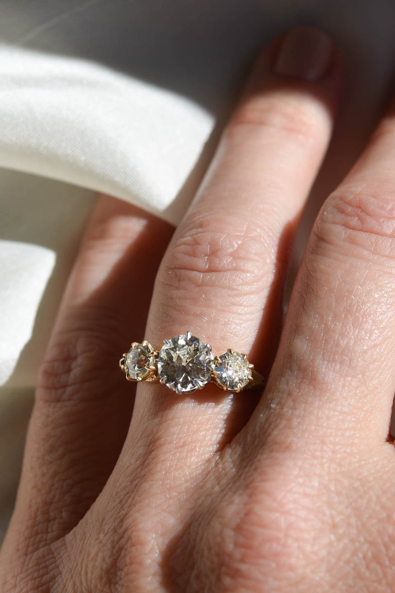 Victorian 1.38 Carat Old European Cut Diamond Yellow Gold Three Stone Engagement Ring