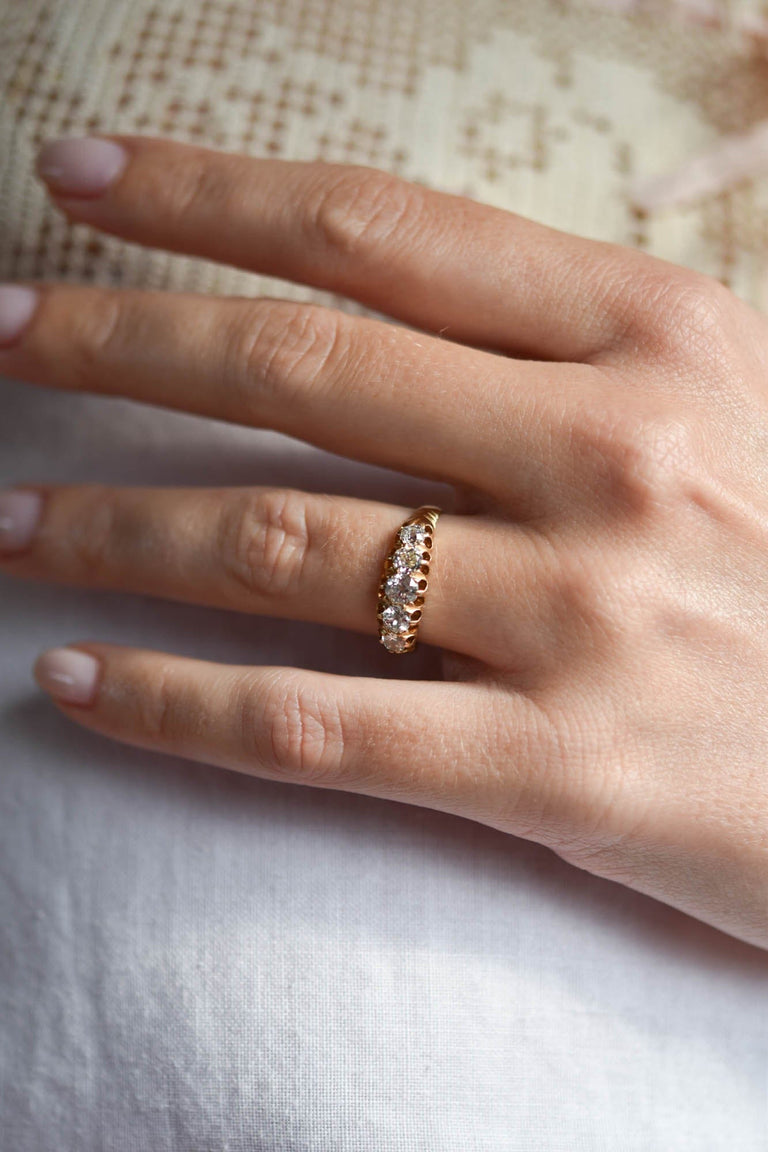 Victorian .95 Carat Old Mine Cut Diamond Yellow Gold Antique Five Stone Band